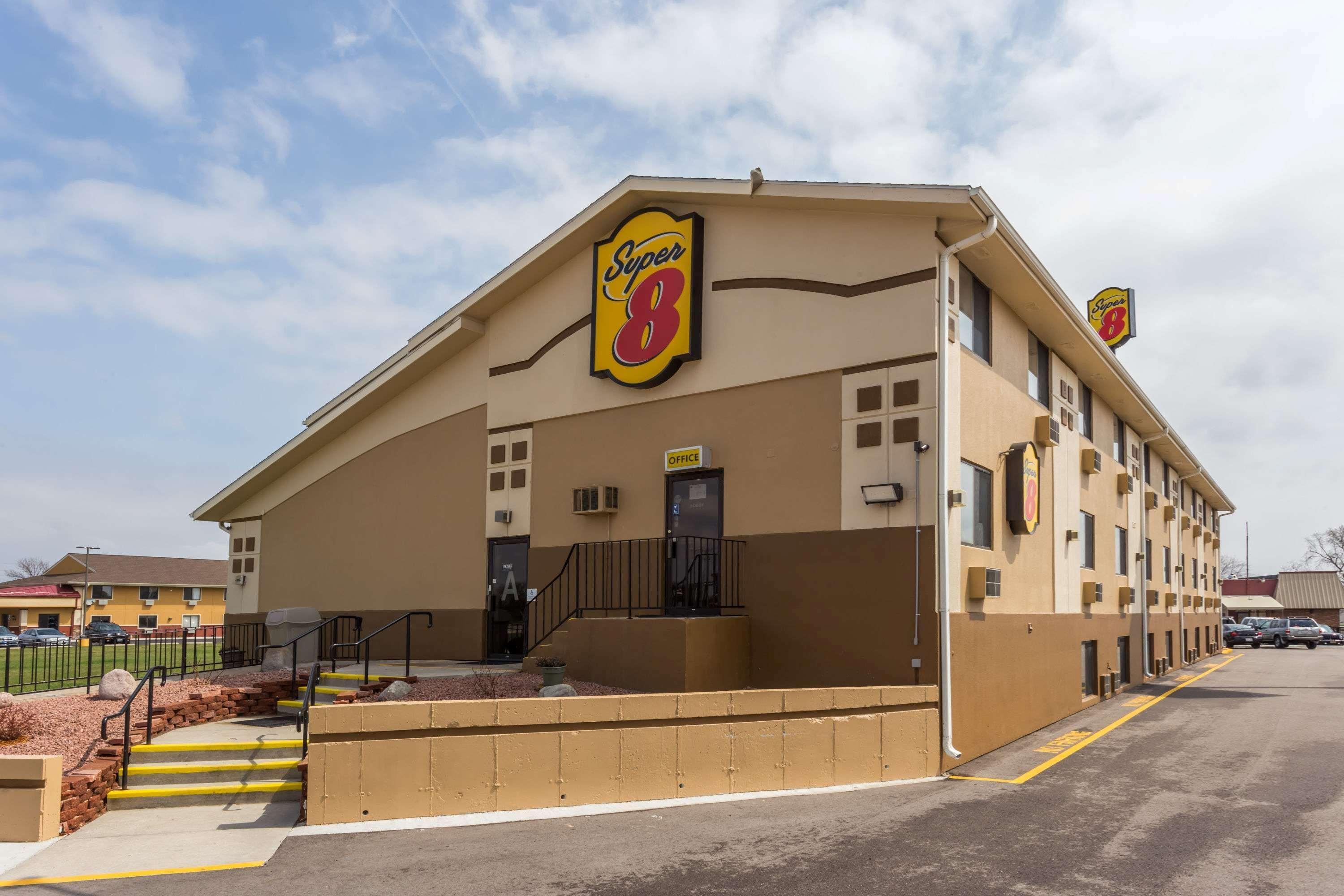 Super 8 By Wyndham ג'יינסוויל מראה חיצוני תמונה